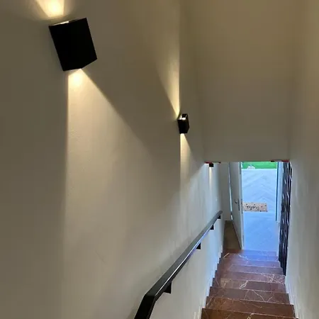 House- Luxe House, Prime Location Near Puerto Marina&beach *