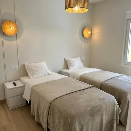 House- Luxe House, Prime Location Near Puerto Marina&beach Casa vacanze Benalmádena