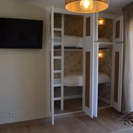 House- Luxe House, Prime Location Near Puerto Marina&beach