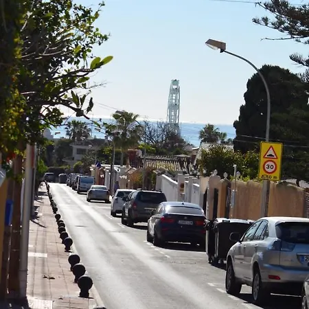 Casa vacanze House- Luxe House, Prime Location Near Puerto Marina&beach